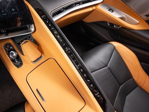 Used 2024 Chevrolet Corvette Stingray Premium Cpe w/ Z51 Performance Package RWD image 41