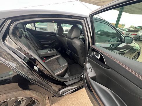 Used 2023 Nissan Maxima SR w/ Sport Mat Group FWD image 8