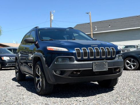 Used 2018 Jeep Cherokee Trailhawk AWD/4WD image 1