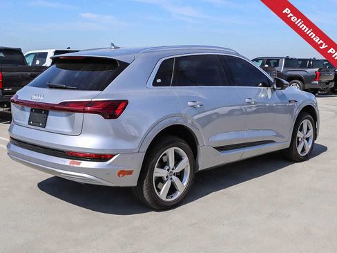 Used 2019 Audi e-tron Prestige w/ Prestige Package AWD/4WD image 6
