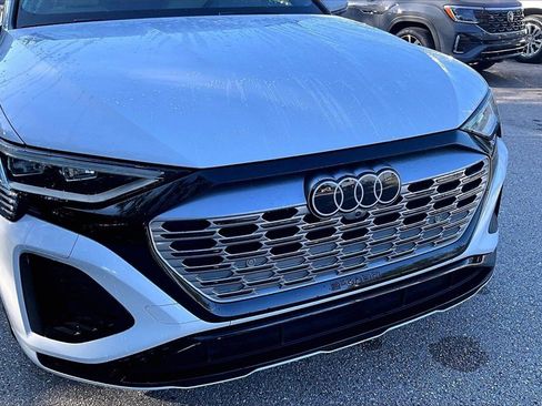Certified 2024 Audi Q8 e-tron Premium Plus image 11