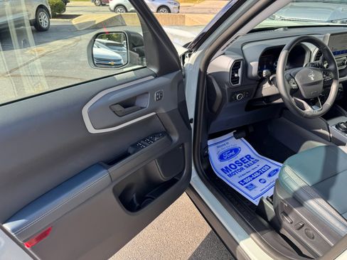 Used 2024 Ford Bronco Sport Outer Banks w/ Tech Package image 9