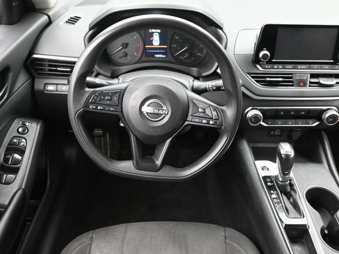 Used 2023 Nissan Altima 2.5 S FWD image 12