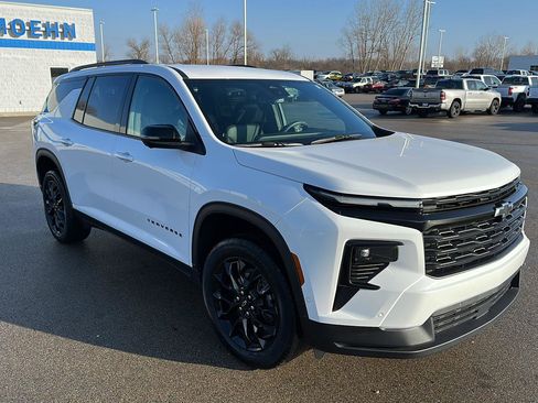 Used 2024 Chevrolet Traverse LT w/ Enhanced Driving Package image 13