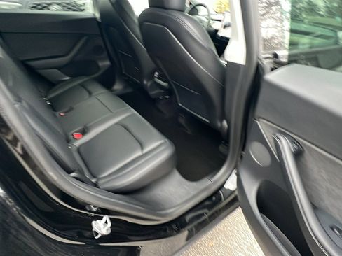 Used 2021 Tesla Model Y Long Range image 21