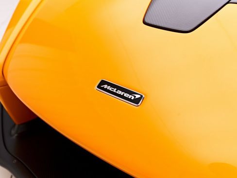 Used 2019 McLaren Senna image 19