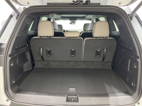 New 2026 GMC Acadia Elevation w/ Elevation Premium Package FWD image 24