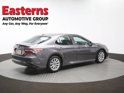 Used 2019 Toyota Camry LE FWD image 40
