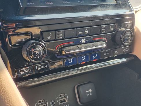 Used 2021 Jeep Grand Cherokee L Limited image 19