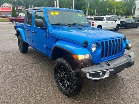 Used 2022 Jeep Gladiator Sport AWD/4WD image 2