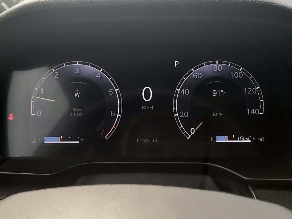 Used 2024 Jeep Grand Cherokee Laredo w/ Luxury Tech Group I AWD/4WD image 33