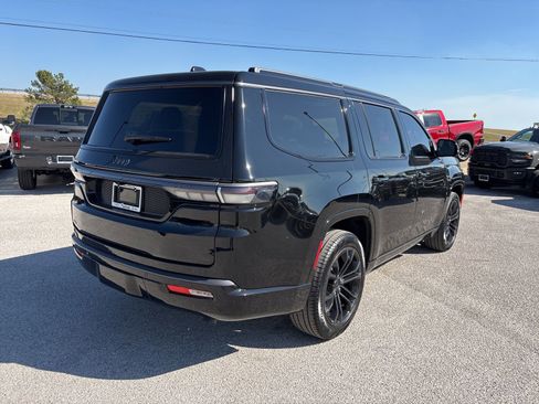 New 2026 Jeep Grand Wagoneer Summit image 6