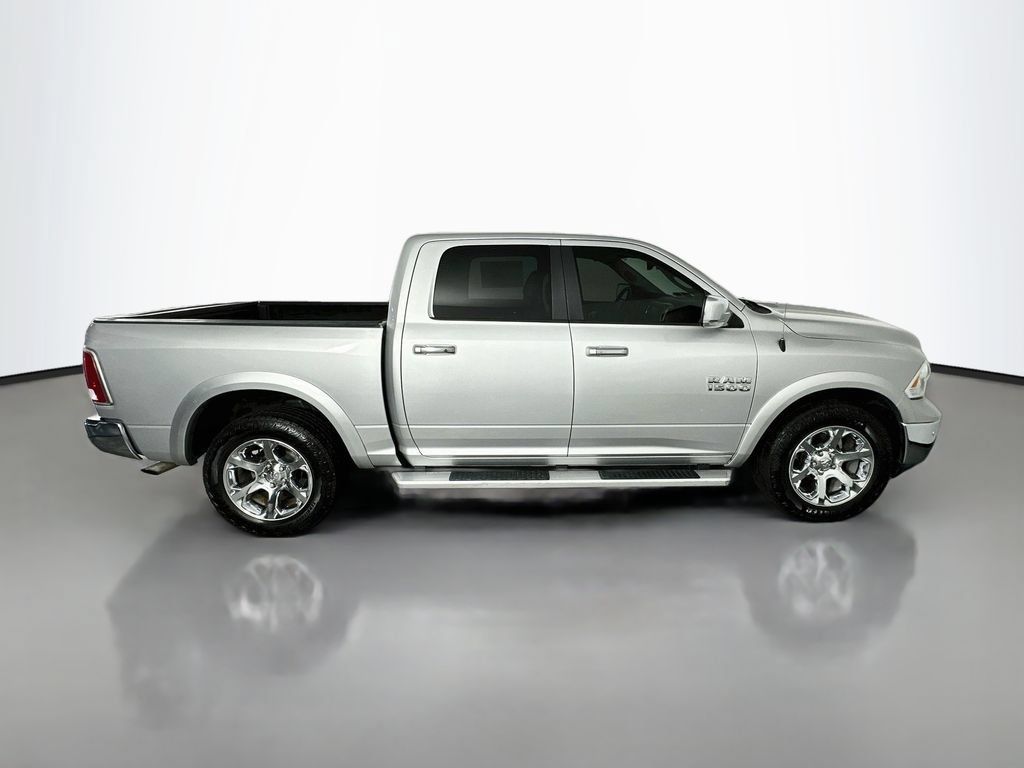 Used 2018 RAM 1500 Laramie w/ Convenience Group AWD/4WD image 8