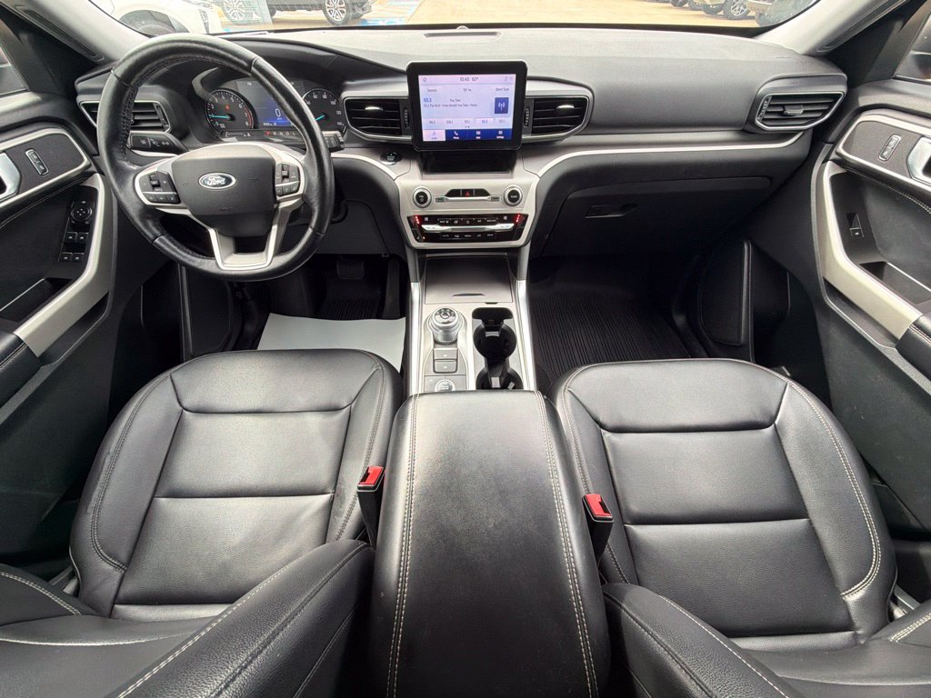 Used 2021 Ford Explorer XLT w/ Equipment Group 202A AWD/4WD image 22