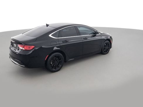 Used 2017 Chrysler 200 Limited Platinum image 5