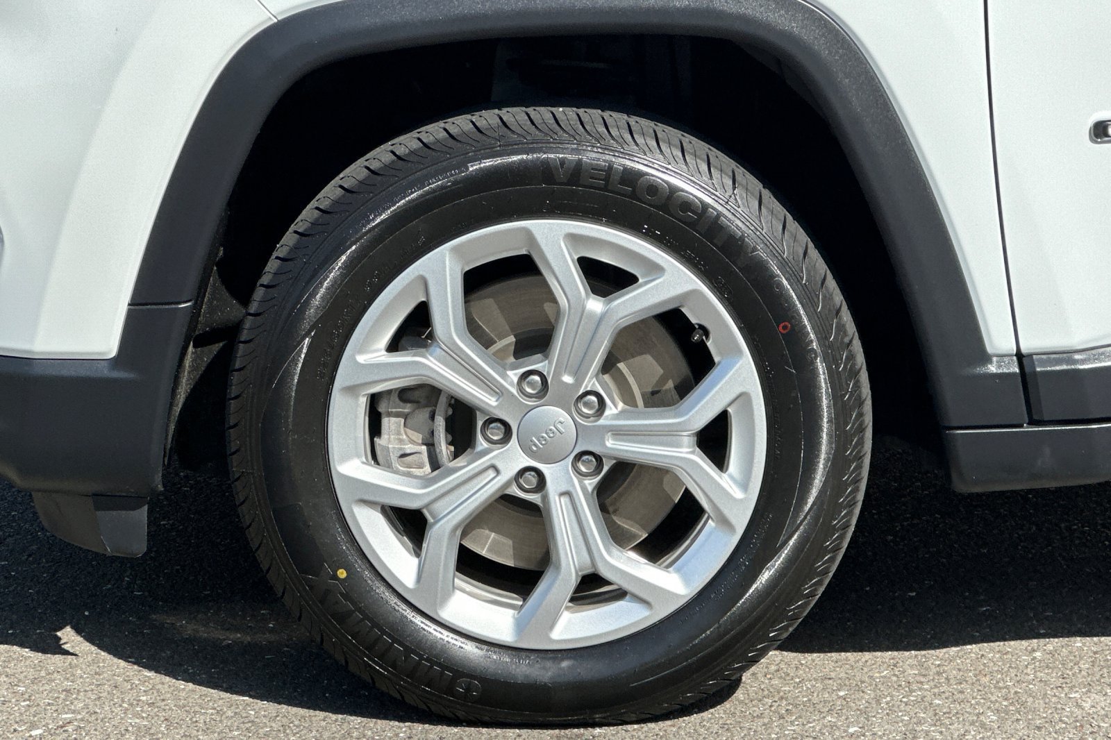 Used 2024 Jeep Compass Latitude AWD/4WD image 24