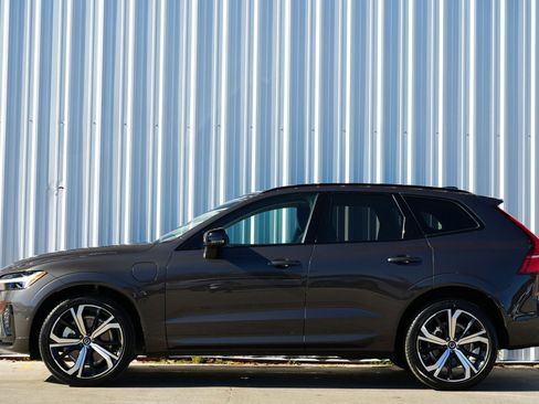 Used 2024 Volvo XC60 T8 Ultimate w/ Protection Package Premier image 9