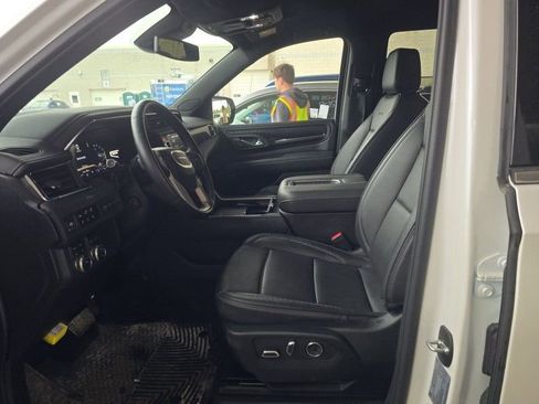 Used 2024 GMC Yukon Denali AWD/4WD image 5