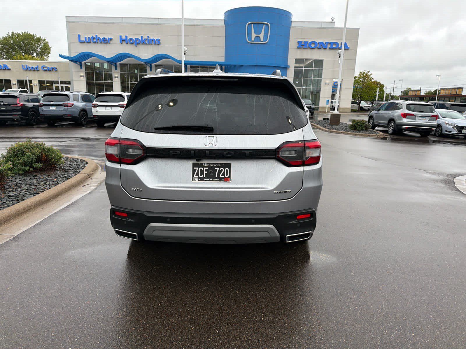 Used 2024 Honda Pilot Touring image 8