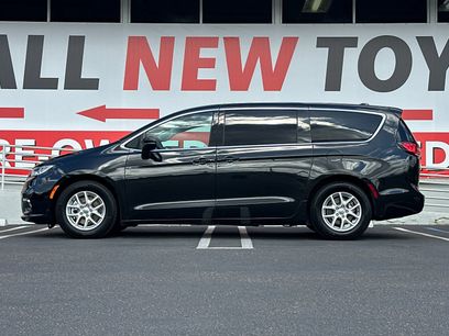 Used 2023 Chrysler Pacifica Touring-L