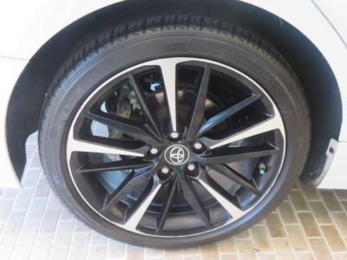 Used 2019 Toyota Camry XSE w/ Driver Assist Package FWD image 9