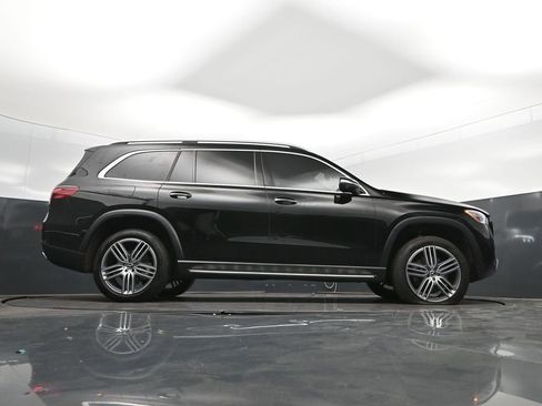 Used 2025 Mercedes-Benz GLS 450 4MATIC image 42