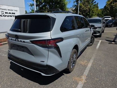Used 2025 Toyota Sienna XSE w/ XSE Premium Package AWD/4WD image 3