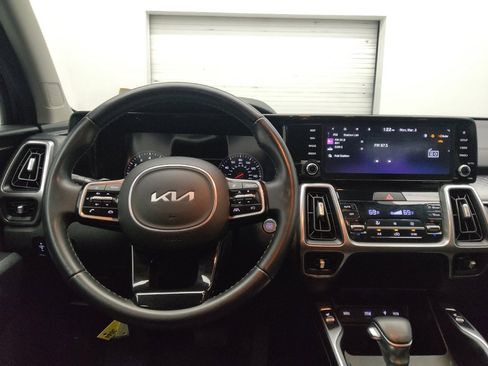 Used 2023 Kia Sorento S image 22