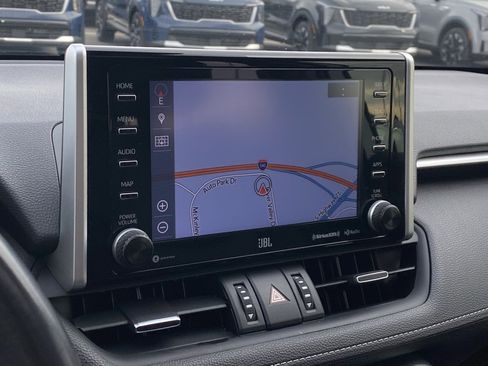 Used 2019 Toyota RAV4 Limited image 15