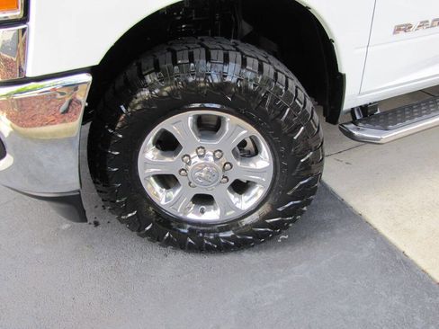 Used 2024 RAM 2500 Big Horn w/ Off Road Package AWD/4WD image 36