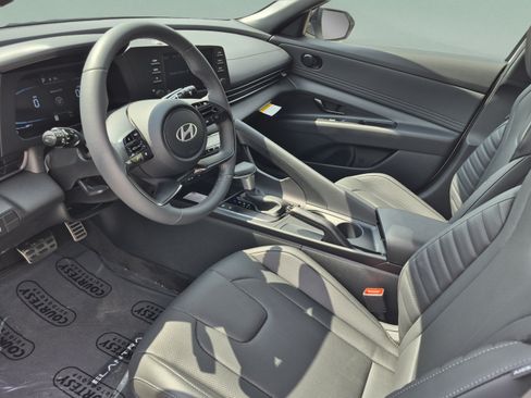 New 2026 Hyundai Elantra SEL Sport FWD image 17