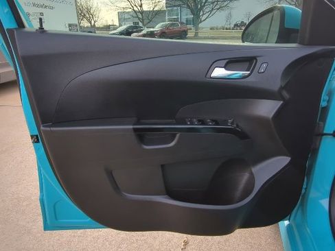 Used 2020 Chevrolet Sonic LT w/ Convenience Package image 12