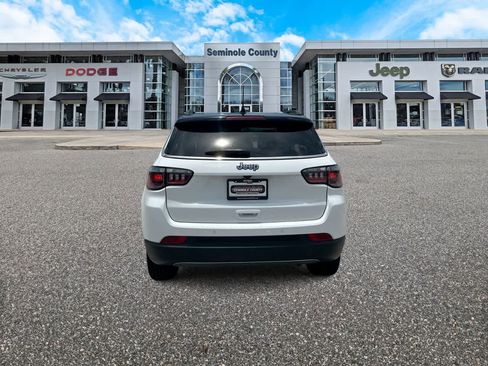 Certified 2024 Jeep Compass Limited AWD/4WD image 7