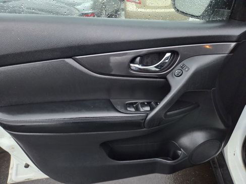 Used 2017 Nissan Rogue S FWD image 7