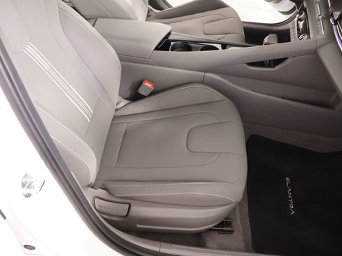 Used 2024 Hyundai Elantra SEL w/ Convenience Package image 14