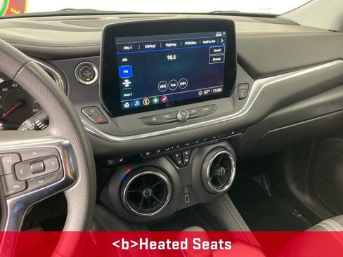 Used 2025 Chevrolet Blazer LT AWD/4WD image 2