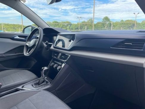 Used 2023 Volkswagen Taos SE w/ Panoramic Sunroof Package FWD image 28