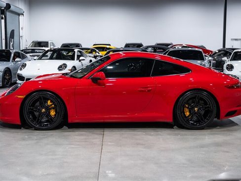 Used 2017 Porsche 911 Carrera RWD image 3