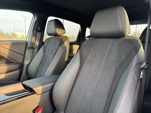 Used 2025 Acura ADX A-Spec image 15