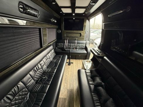 Used 2021 Mercedes-Benz Sprinter 3500 w/ Comfort Plus Package image 50