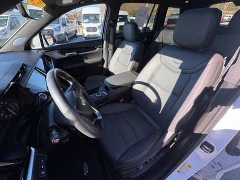 Used 2024 Cadillac XT6 Premium Luxury w/ Technology Package image 28
