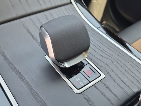 Used 2026 Land Rover Range Rover Velar Autobiography AWD/4WD image 32