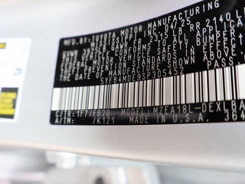 Used 2025 Toyota Corolla LE image 37