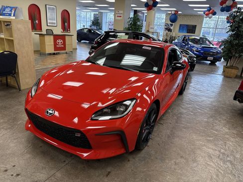 New 2025 Toyota GR86 Premium w/ Performance Package RWD image 3