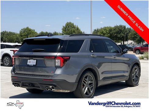 Used 2025 Ford Explorer ST AWD/4WD image 4