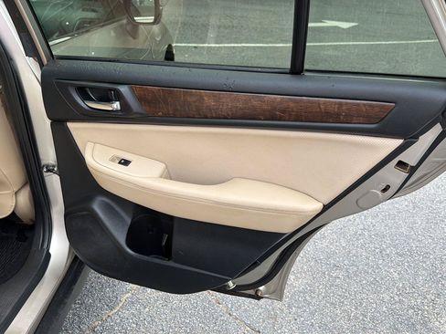 Used 2016 Subaru Outback 2.5i Limited AWD/4WD image 16