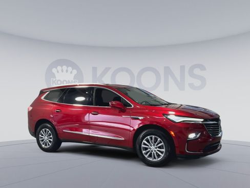 Used 2024 Buick Enclave Premium FWD image 2