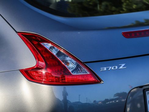 Used 2020 Nissan 370Z Base image 7