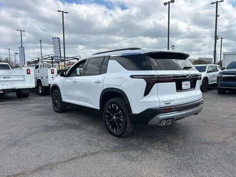 New 2026 Chevrolet Traverse LT w/ Sun and Wheel Package FWD image 5