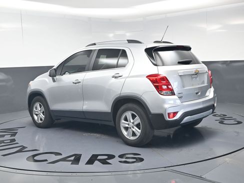 Used 2018 Chevrolet Trax LT w/ LT Convenience Package FWD image 7